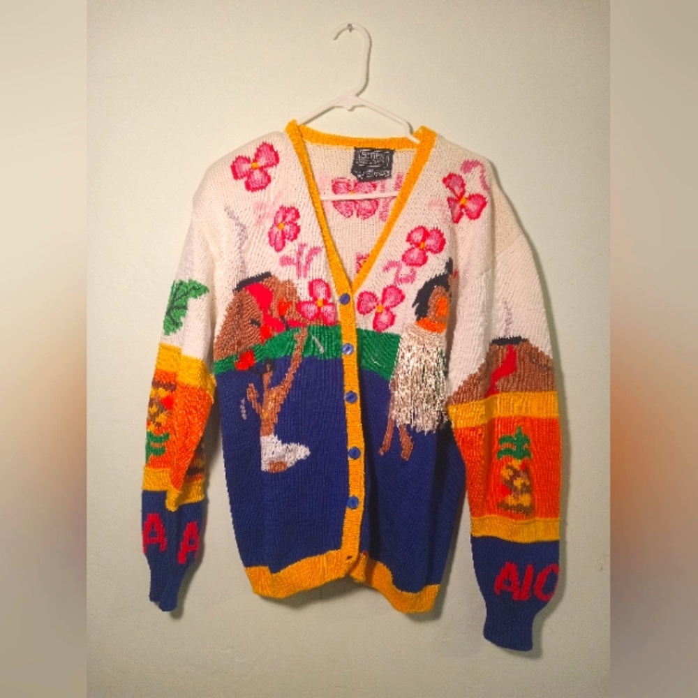 Vintage handmade Berek hula dance sweater in 100% Pima Cotton, size medium